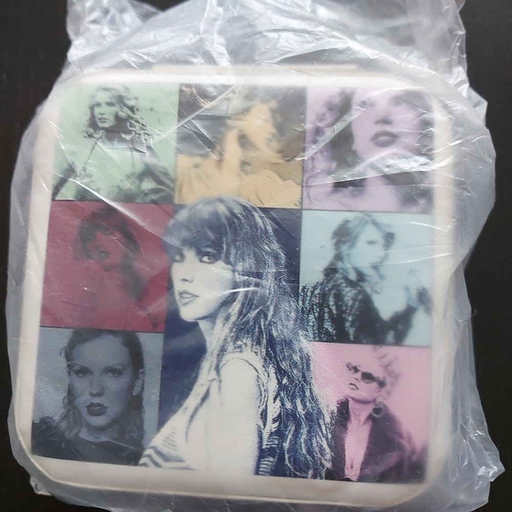 New Taylor Swift Small White Jewelry Box,‎ Eras Tour, Swiftie, Zipper Compact